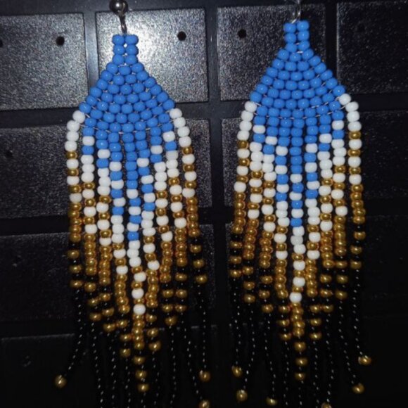 FREE SHIPPING 💙 Handmade Beaded Earrings 💙 - Picture 4 of 6